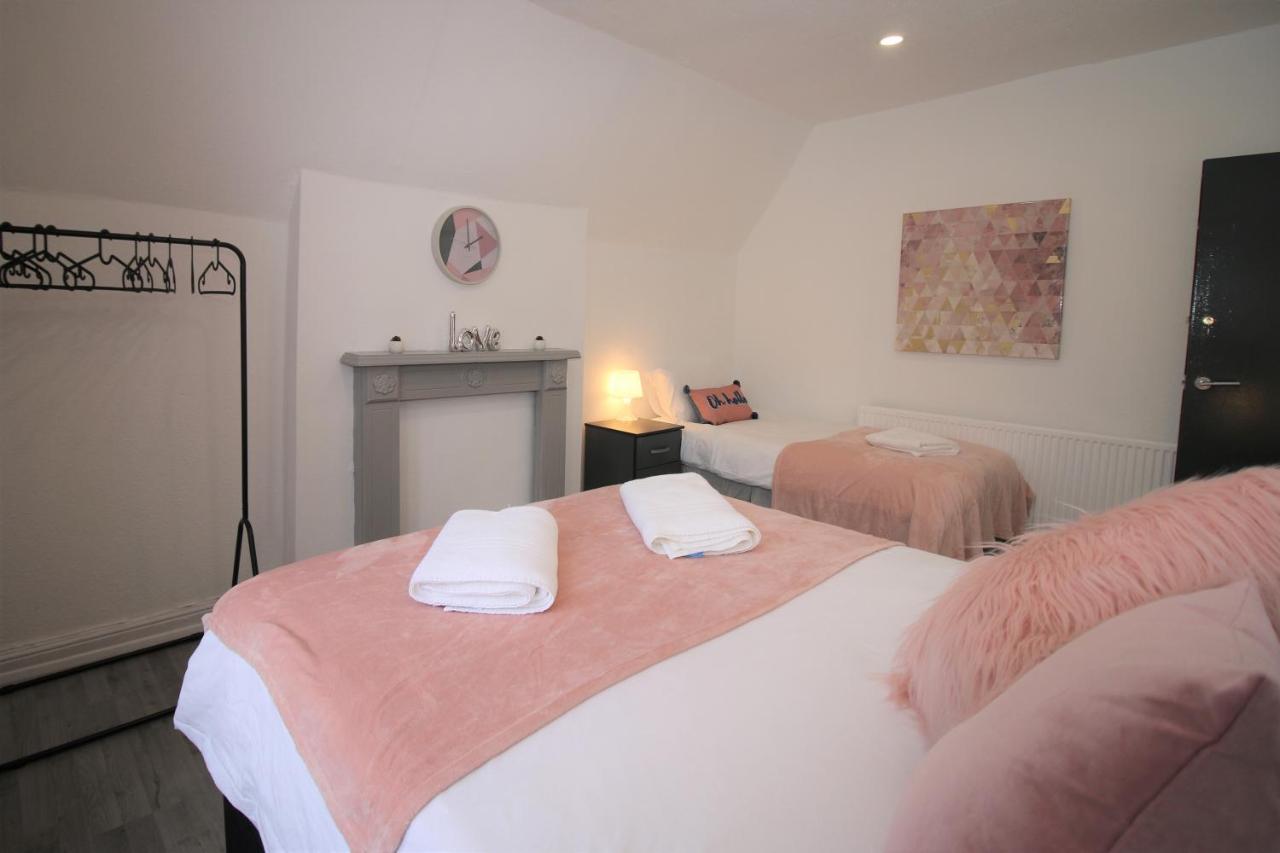 קארדיף Free Local Parking - Fast Wifi - Sleeps 10 Guests By Property Promise מראה חיצוני תמונה