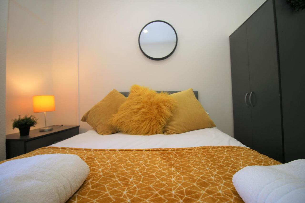 קארדיף Free Local Parking - Fast Wifi - Sleeps 10 Guests By Property Promise מראה חיצוני תמונה