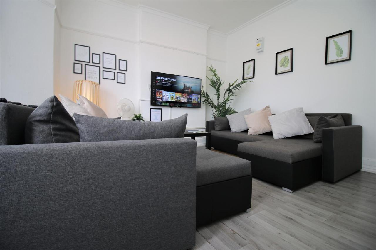 קארדיף Free Local Parking - Fast Wifi - Sleeps 10 Guests By Property Promise מראה חיצוני תמונה